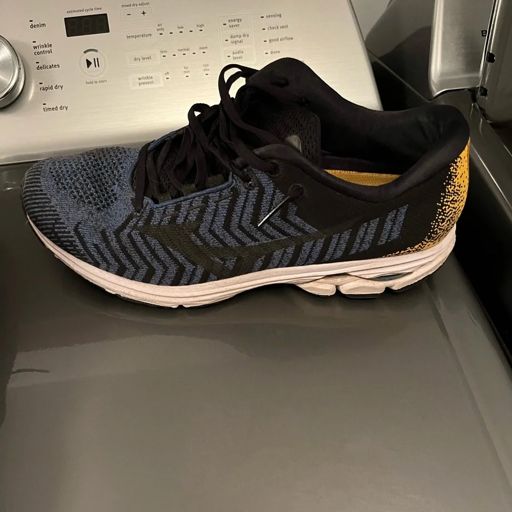 Mizuno comfortable men